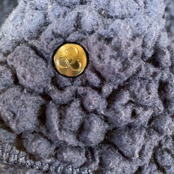 ZELLA Women’s Fuzzy Faux Fur Pullover Hoodie Sweatshirt Blue Size Large - Picture 9 of 12